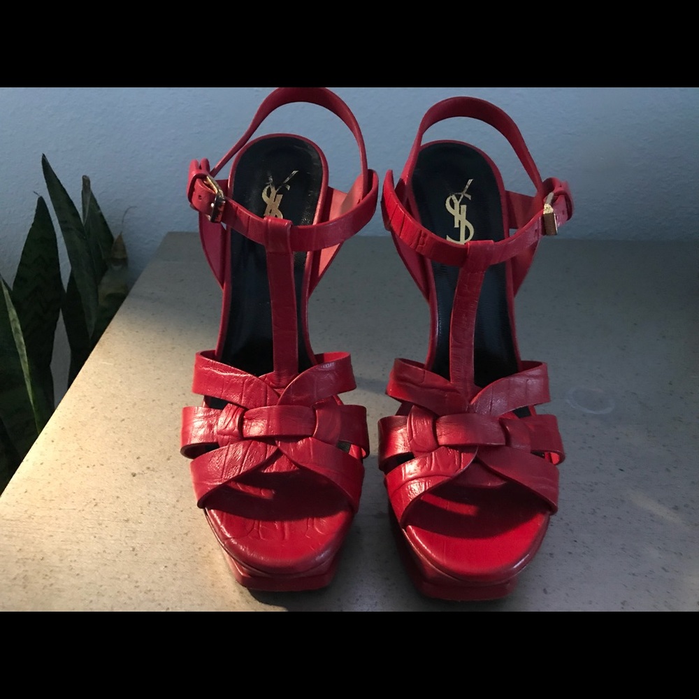 Yves Saint Laurent YSL Tribute Platform